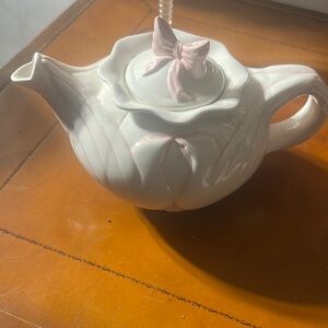 Silvestri White and Pink Teapot with Bow